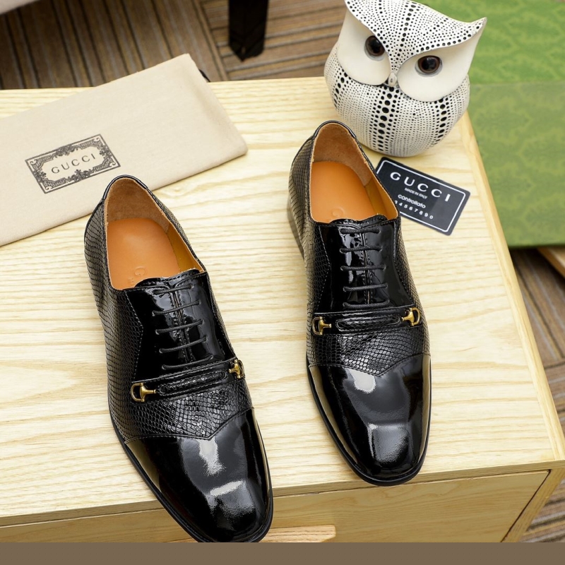 G*u*i leather shoes